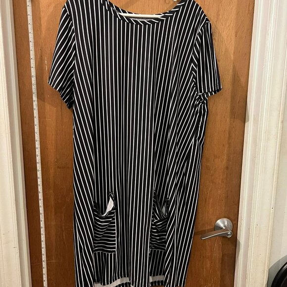 🐻Size 2XL - Shein - Black and White Stripe Pullover Dress w/Front Pockets - Picture 1 of 6